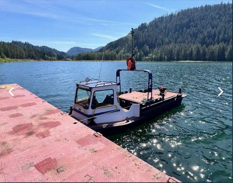 THE GENERAL 25-foot low draft jet tug at the dock